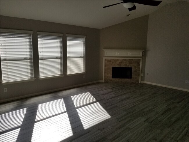 Building Photo - 19818 Sternwood Manor Dr