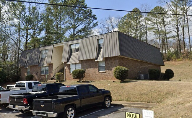 Building Photo - 2500 Deerman St
