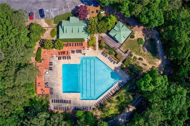 Building Photo - 114 Cherokee Dr S