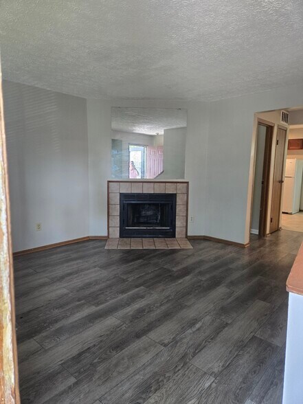 Building Photo - 2472 Carolina Ave