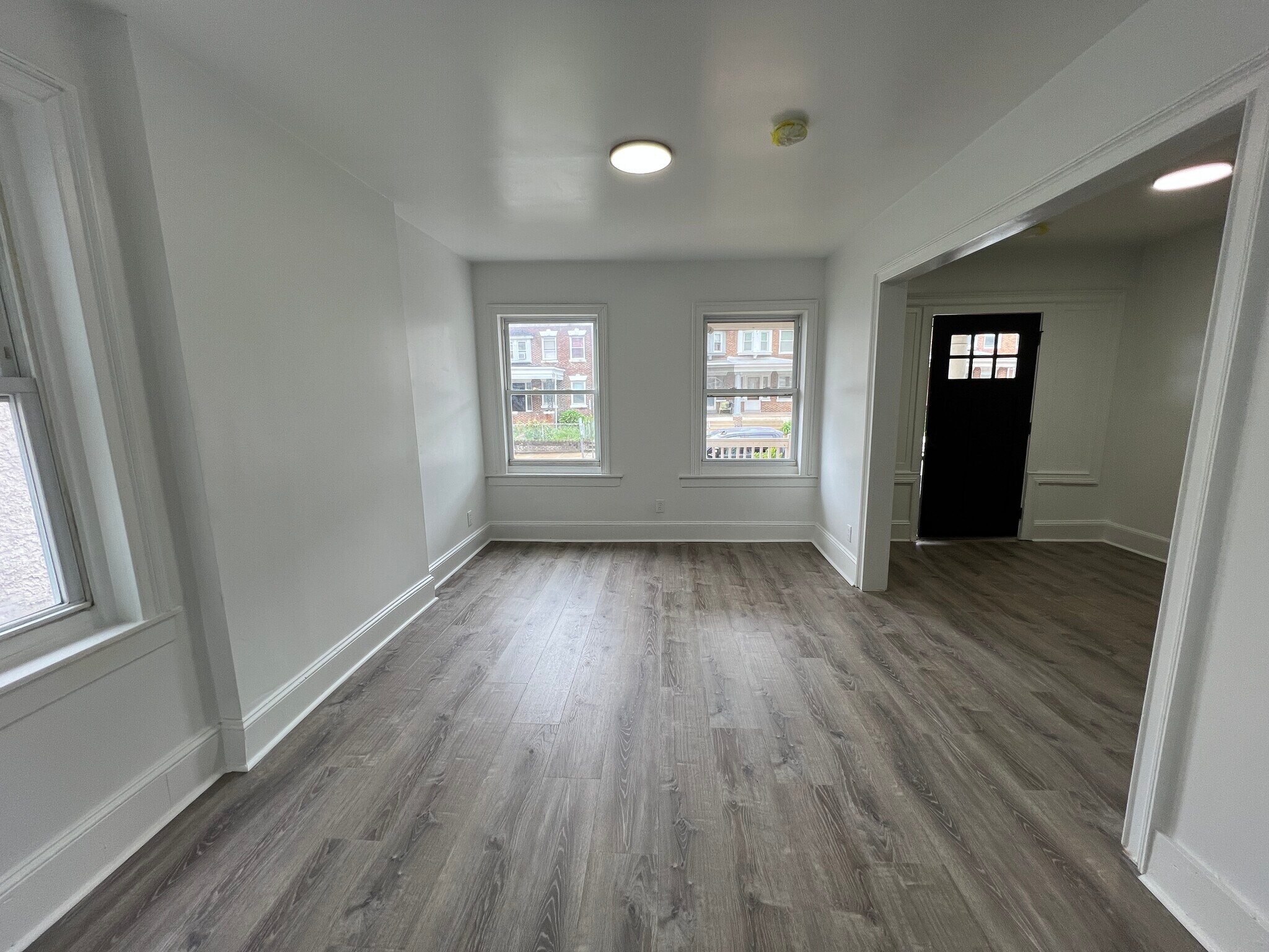 Building Photo - 919 Elsinore Pl