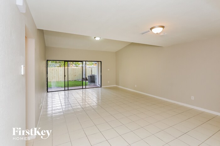 Building Photo - 2904 NW 67th Ct