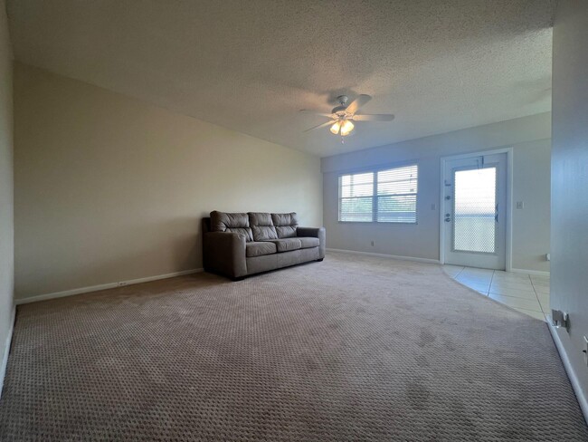 Building Photo - 417 Mansfield I