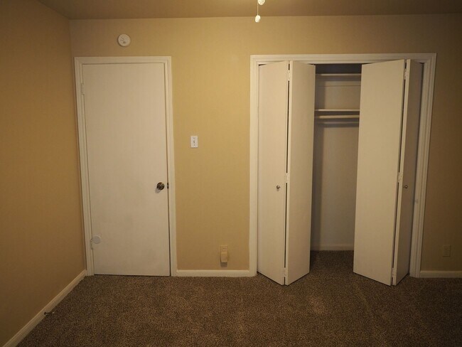 Building Photo - 3845 Ranch Road 2222