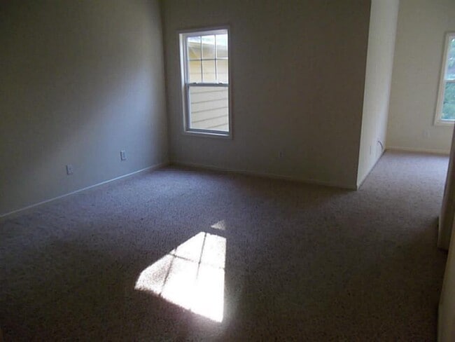 Building Photo - 4920 Hastings Terrace