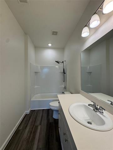 Building Photo - 1720 Escondido Dr