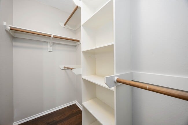 Building Photo - 2131 Acorn Glen Trail