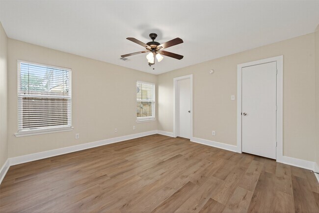 Building Photo - 21090 Alden's Oak