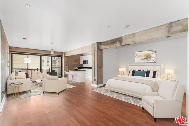 Building Photo - 416 S Spring St