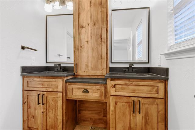 Building Photo - 601 Jeans Creek Dr