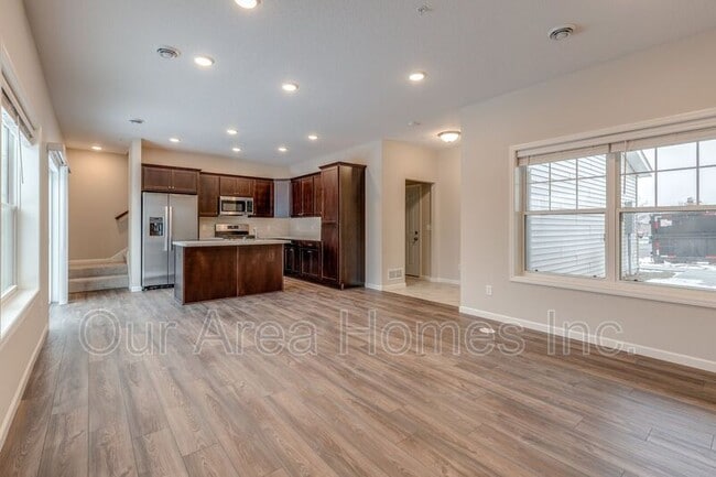 Building Photo - 6773 Gingham Ct