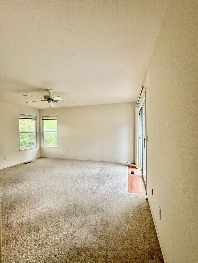 Building Photo - Spacious 3 Bed + Office | 3 Bath | 3-Car G...