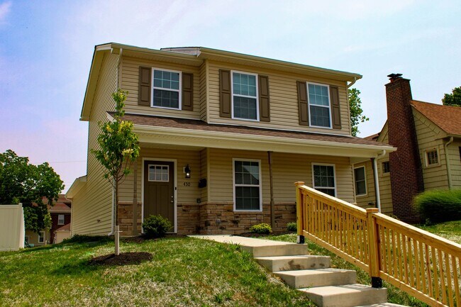 Building Photo - 430 Ridgelawn Ave