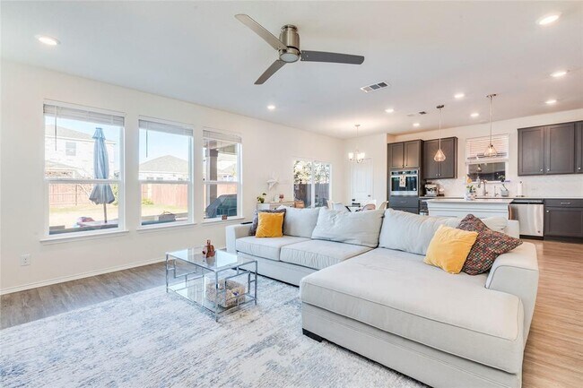 Building Photo - 17404 Crazy Arm Rd