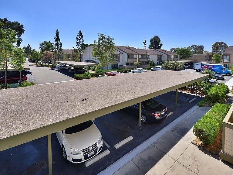Building Photo - 9149 Village Glen Dr