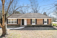 Building Photo - 221 Huntsmoor Dr