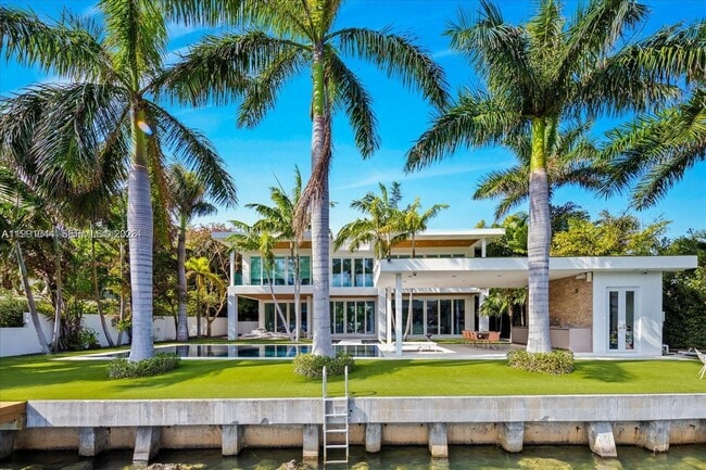 Building Photo - 3465 Meridian Ave