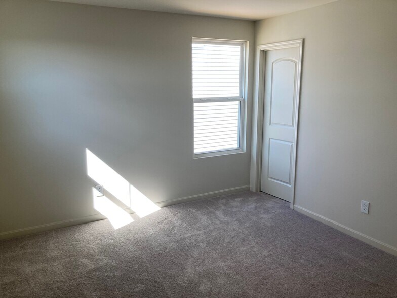 Building Photo - 3714 Creekstone Bluff Blvd