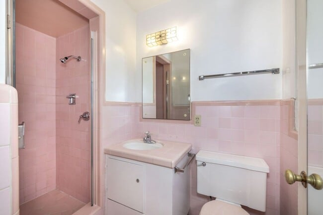 Building Photo - Spacious 3 Bed, 3 Bath Home in Excellent Location- Short Term Lease