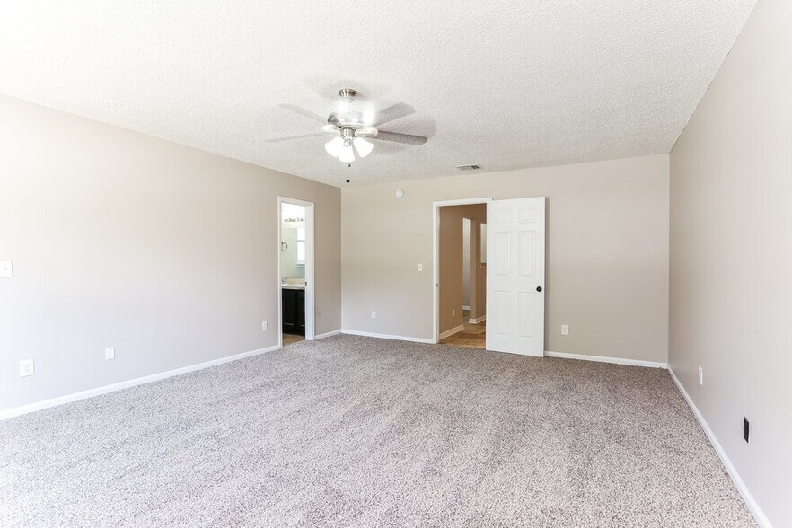 Building Photo - 3738 Indian Princess Rd N