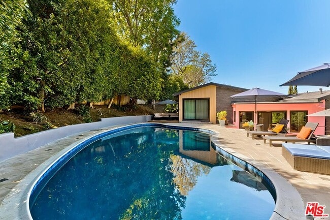 Building Photo - 3141 Lake Hollywood Dr
