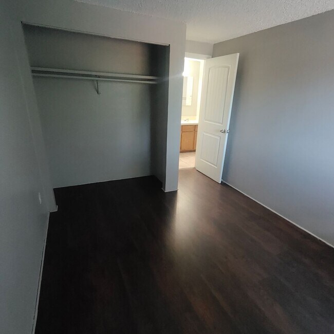 Building Photo - SHORT TERM RENTAL! 3BR/1.5BA Condo Walking Distance to CU