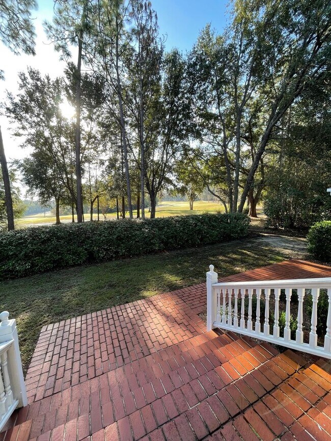 Building Photo - Avialable now!! 2 Bedroom, 2 Bath Cottage ...