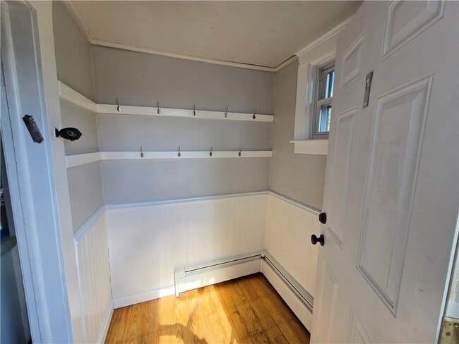 Building Photo - 1019 Victory Hwy