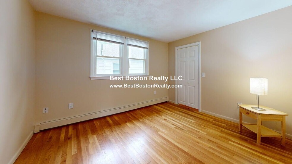Building Photo - 144 E Border Rd