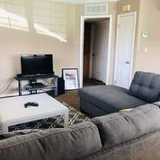 Building Photo - Cute 2 Bedroom, 2 Bathroom Townhome in Dix...