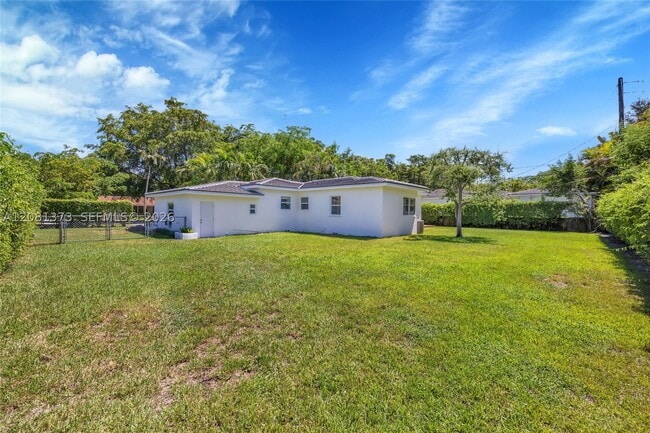 Building Photo - 1540 Sarria Ave