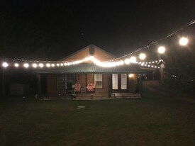 Building Photo - 1102 Minnie Dr