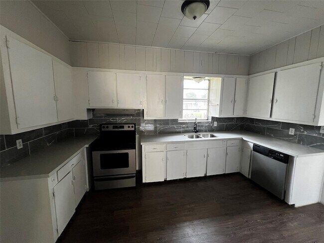 Building Photo - 2394 Avenue A