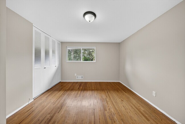 Building Photo - 2327 Mura Dr