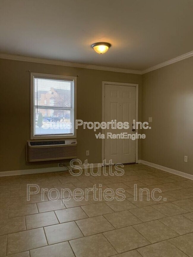 Building Photo - 414 Hermitage Dr