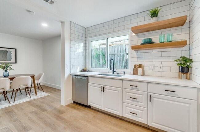 Building Photo - 9412 Quail Meadow Dr