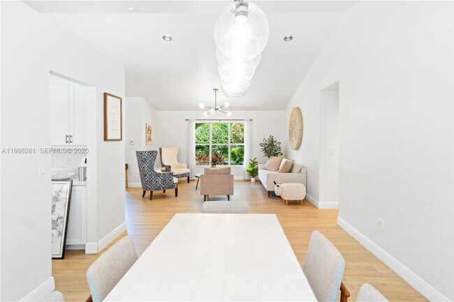 Building Photo - 16550 SW 77th Ct