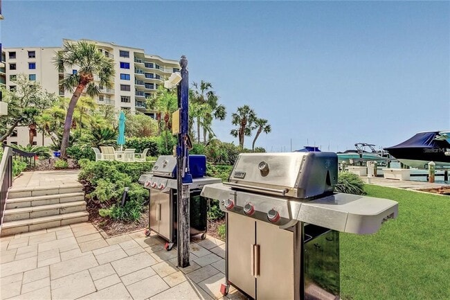 Building Photo - 690 Island Way