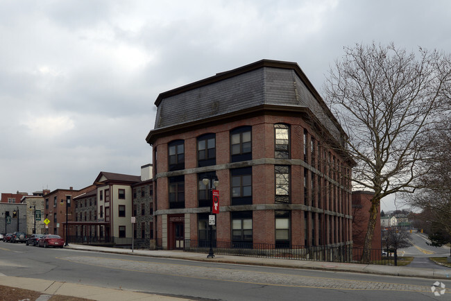 Primary Photo - Hanora Lippitt Manor