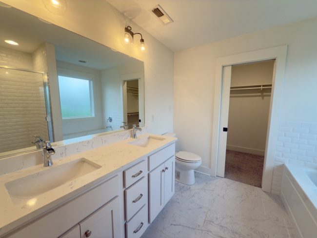 Building Photo - Beautiful 3 bed 3 bath WALKABLE to restaur...