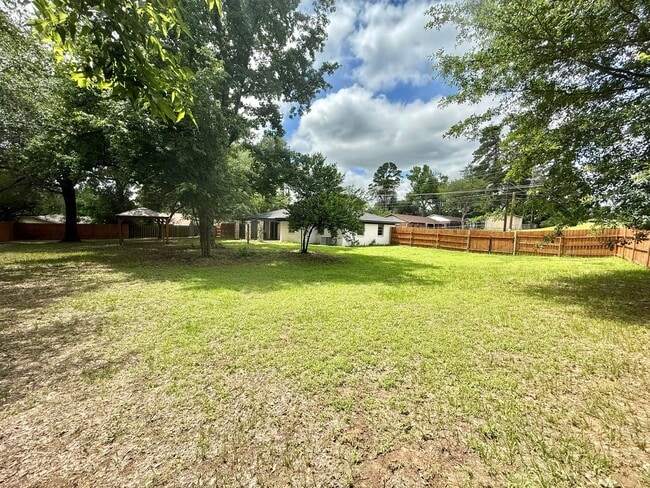 Building Photo - 3021 McDonald Rd