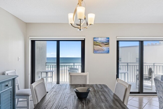 Building Photo - Fully Furnished Beautiful 2 Bedroom Seasca...