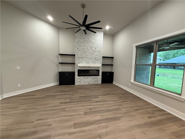 Building Photo - 2106 Dagan St