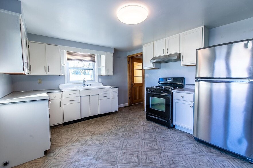 Building Photo - 1705 31st St