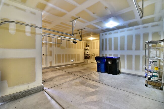 Building Photo - Beautiful 3 Bedroom Henderson Home!