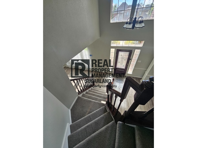 Building Photo - Executive Living in the Heart of Sugar Land