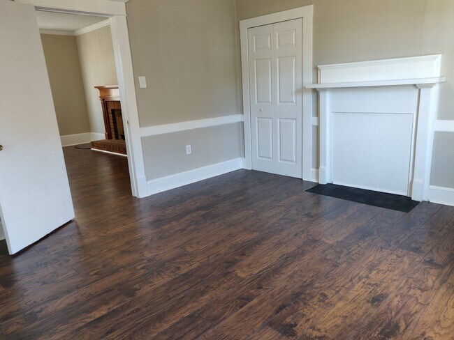 Building Photo - 509 W F Street