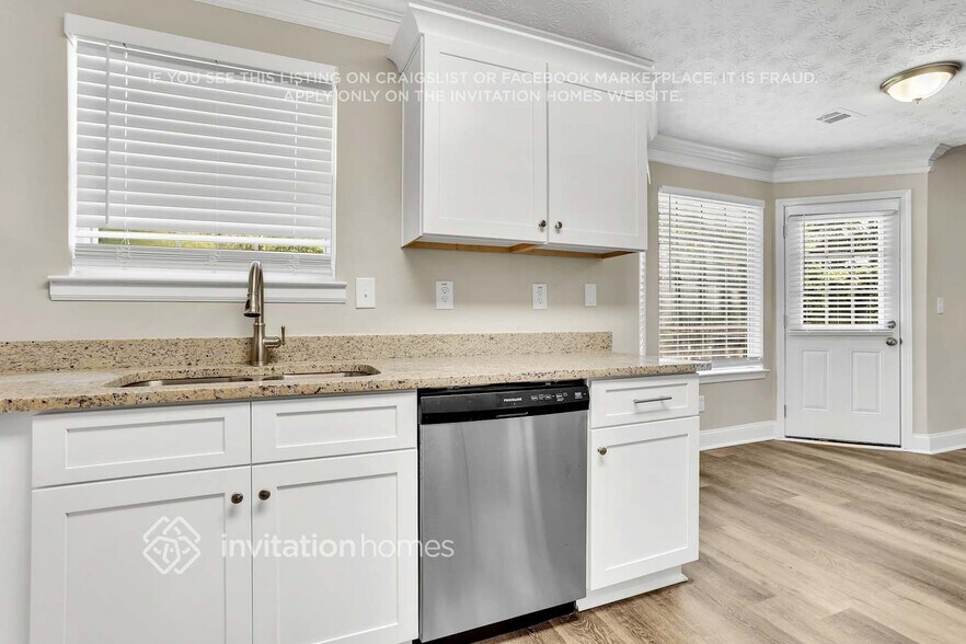 Building Photo - 6054 Trailside Cove