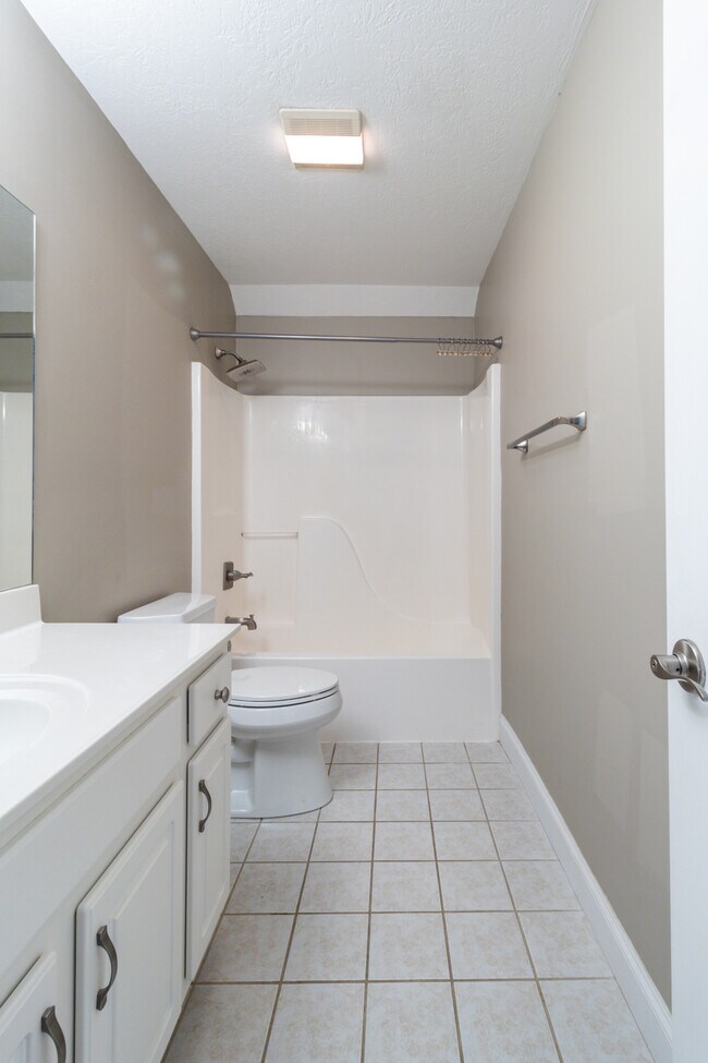 Building Photo - 1100 Winterberry Ln