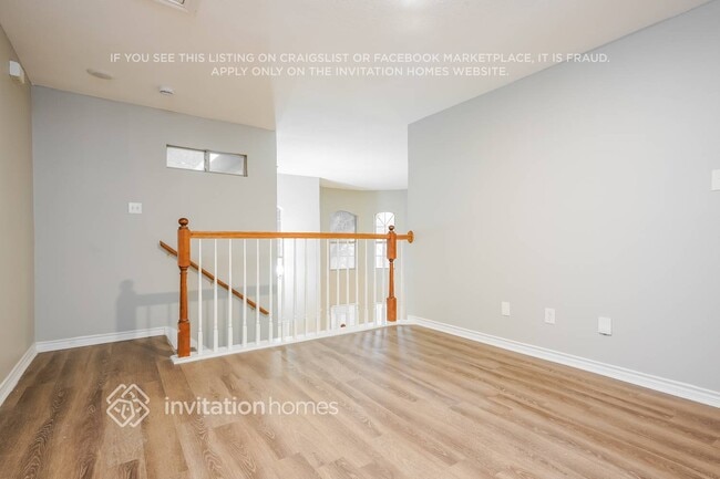 Building Photo - 1633 Summers Dr